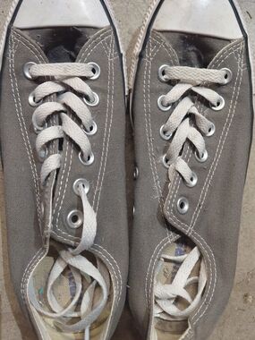 Converse All Star Low-Top Canvas Sneakers in Gray with White M SZ 6/W SZ 8